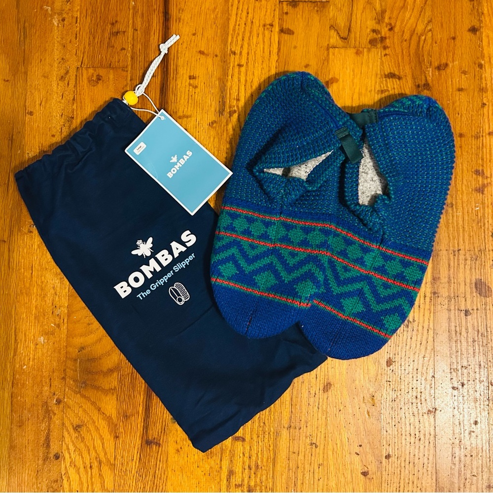 Bombas Gripper Slippers in Royal Blue - Size Men’s Large ❄️